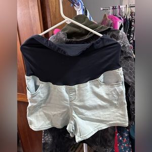 Maternity shorts
